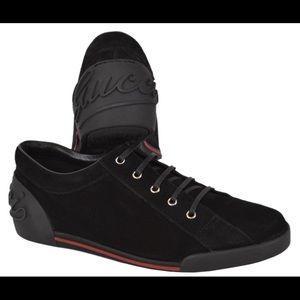 Men’s Gucci black suede softy tek shoes.